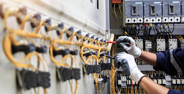 Professional Electrician technician working in Pearl, MS